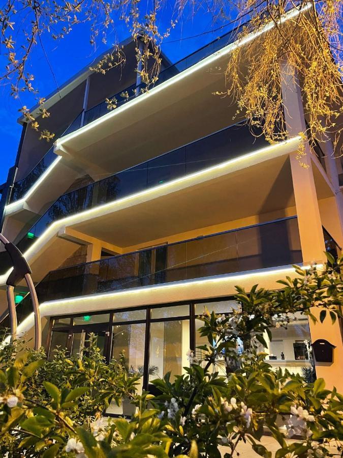 Hotel Olt By Ventura ママイア エクステリア 写真